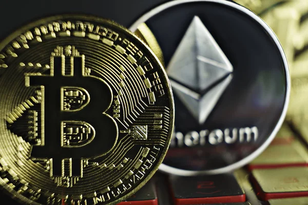 cryptocurrency, Bitcoin, litecoin, ethereum paralar. yakın çekim