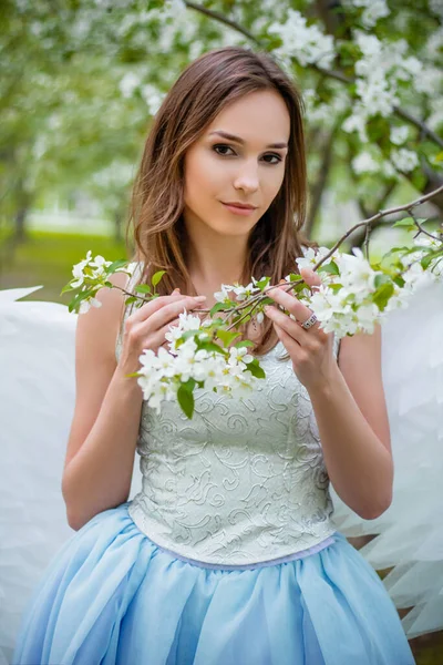 Porträtt Ung Vacker Kvinna Vit Korsett Och Med Stora Vita — Stockfoto