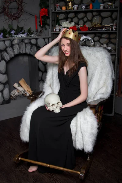 Young Beautiful Woman Black Dress Golden Crown Her Head Skull — Stock Photo, Image