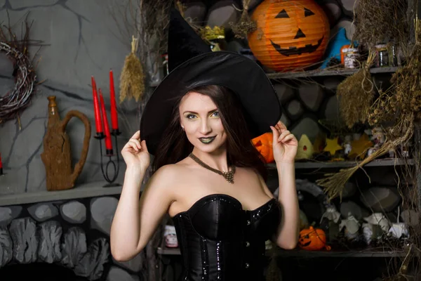 Bruxa de Halloween imagem de stock. Imagem de assalto - 15252895