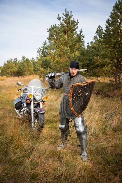 Medieval Knight Chainmail Shield Sword His Hands Stands Backdrop Motorcycle — Stock Photo, Image