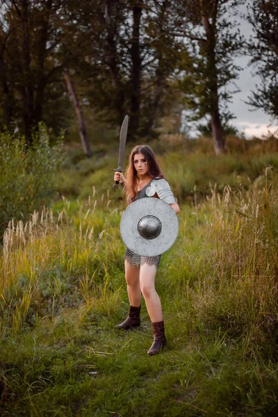 Medieval Female Warrior Dressed Chain Mail Sword Shield Her Hands — Stock Photo, Image