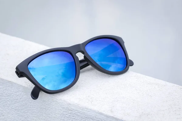 Görüntü Beyaz Zemin Gözlük Modern Moda Güneş Gözlüğü — Stok fotoğraf