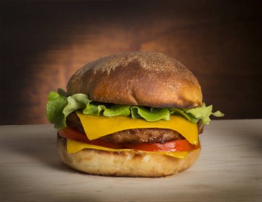 Rustik ortam geleneksel peynir burger