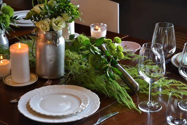 Table Setting Flowers Candles Glasses — Stock Photo, Image