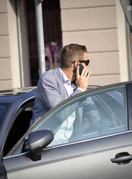 Young Man Coming Out Car Telephne — Stock Photo, Image