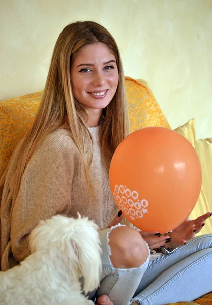 Joining Dog Home Balloon — Stock Photo, Image