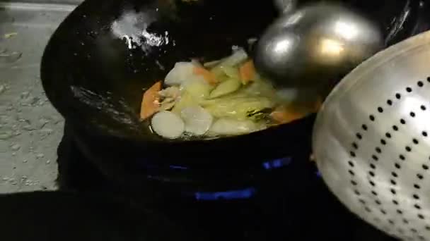 Asian Food Fries Big Wok Pan Restaurant Kitchen — Stockvideo