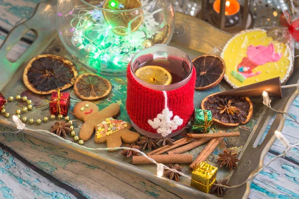 Nya Årets Stilleben Med Mugg Med Stickade Kopp Täcka Kakor — Stockfoto