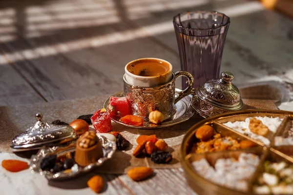 Traditioneller türkischer Kaffee auf Bayram — Stockfoto
