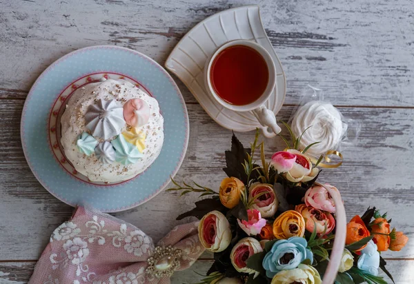 마시멜로로 장식된 부활절 케이크 — 스톡 사진