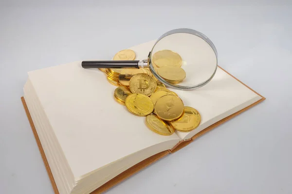 Crypto Coin Magnifier Glass Educational Concept — Stock Photo, Image