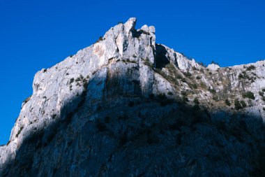 Arco, Kuzey İtalya Monte Colodri gölge düşürme Sarca Vadisi'nde gündoğumu