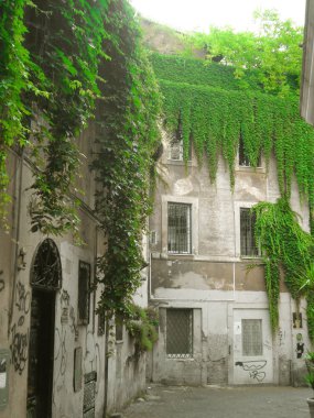 Roma'da Trastevere bölgesinin karakteristik sokak