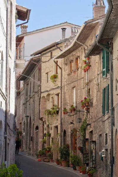 イタリア中部のアッシジの路地 — ストック写真
