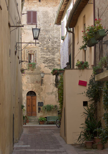 Alley in the village of pienza in tuscany