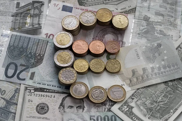 Monedas Euro Forma Signo Euro Montón Billetes Como Fondo Los — Foto de Stock