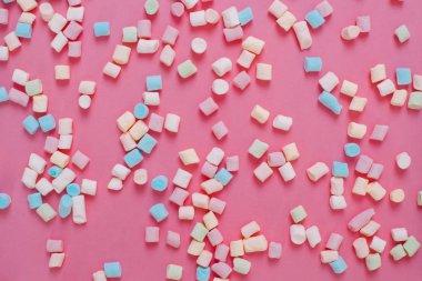 Beyaz ve pembe tatlı marshmallow şeker olorful arka plan