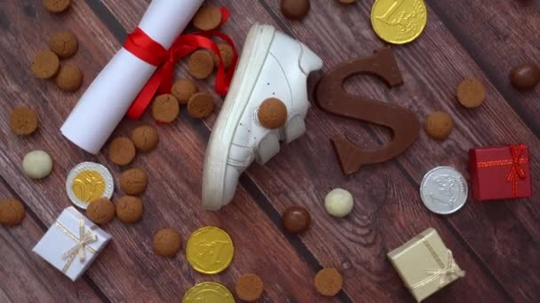 Nederländska Semester Sinterklaas Bakgrund Rotationsskor För Barn Morötter För Tomtens — Stockvideo