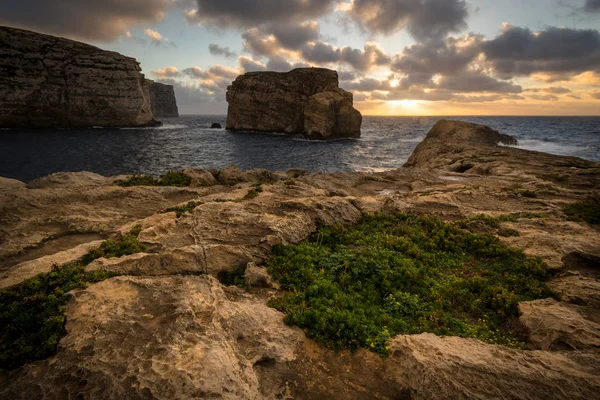 Zachód Słońca Rock Grzyb Malta Gozo Dwejra Bay Zachodnim Wybrzeżu — Zdjęcie stockowe