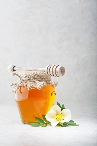 Honey Background Sweet Honey Glass Jar Light Gray Background — Stock Photo, Image