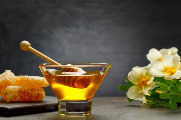 Honing Achtergrond Honing Met Houten Honingdipper Houten Tafel — Stockfoto