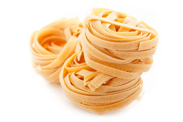 Makarna beyaz arka planda izole edilmiş. Arka plan, İtalyan, Penne, yemek