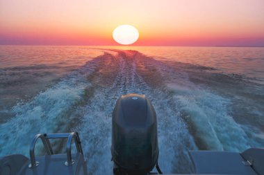 Tekne Motor Dalgaları. Deniz.