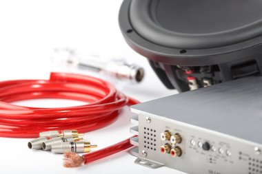 Araba sesi, araba hoparlörleri, subwoofer ve aksesuarlar. Üst görünüm