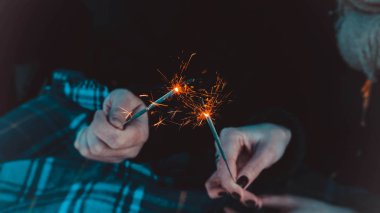 Pırıl pırıl, yanma, aşıklar el ateş, Bengal ateşi sopa