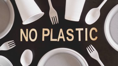 Yok ki plastik çatal bıçak takımı, plastik kirliliği ve çevre koruma kavramı