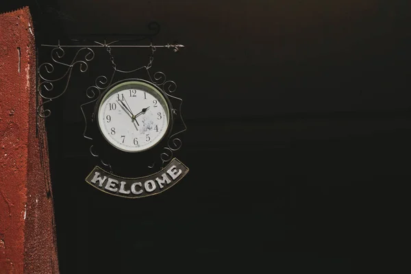 Reloj con etiqueta Bienvenido — Foto de Stock
