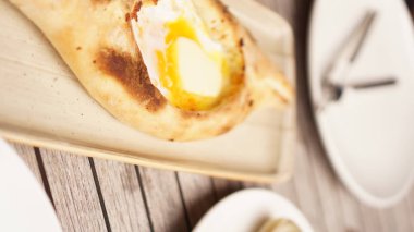 Ajarian geleneksel yassı ekmeği - khachapuri ya da hachapuri