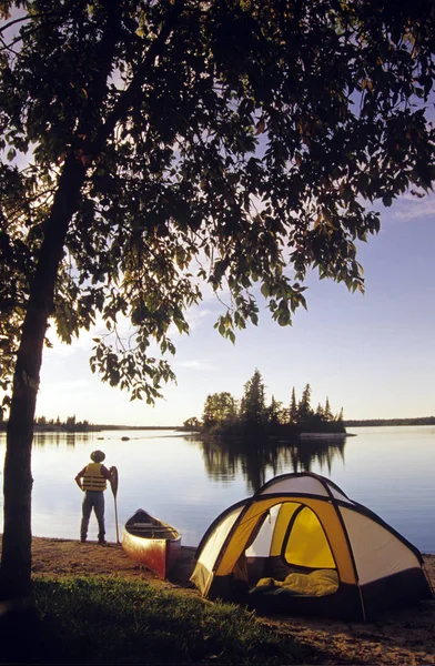 Rückansicht Männlicher Kanufahrer Bei Otterfällen Whiteshell Provincial Park Manitoba Kanada — Stockfoto