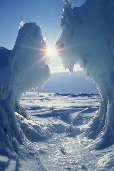 Pakijs Met Backlit Zon Beaufort Zee Arctische Canada — Stockfoto