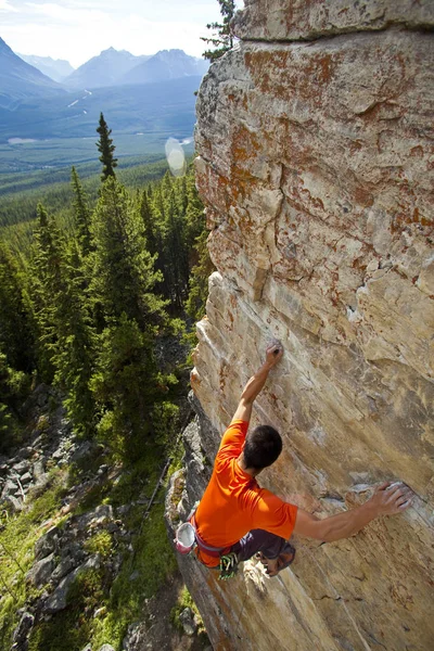 Strong Male Climber Climbing Ruded2 10D Silver City Castle Mtn — Stock Photo, Image