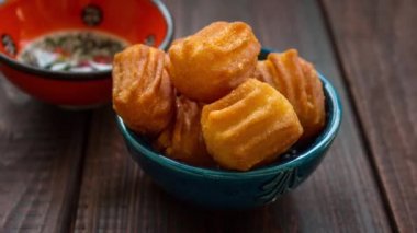 mavi plaka lı türk lokumu parlıyor 