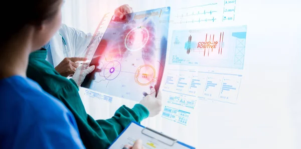 Covid Scan Vér Test Röntgen Teszt Észlelt Ázsiai Orvos Csapat — Stock Fotó