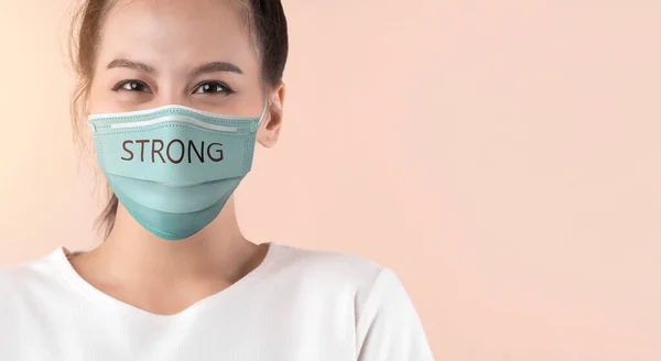 Wanita Asia Cantik Yang Menarik Mengenakan Masker Bedah Wajah Perlindungan — Stok Foto