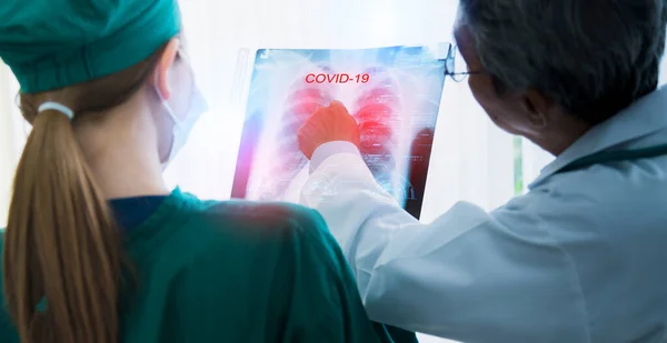 Covid Scan Vér Test Röntgen Teszt Észlelt Ázsiai Orvos Csapat — Stock Fotó