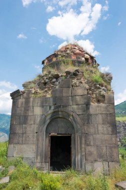 Alaverdi, Ermenistan - Kayan Kalesi 'ndeki kilisenin kalıntıları. Alaetti, Lori, Ermenistan 'da ünlü bir tarihi mekan..