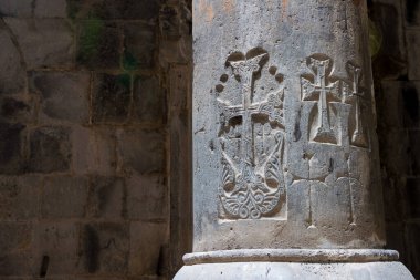 Alaverdi, Ermenistan - Sanahin köyündeki Sanahin Manastırı 'nda Sütun, Alaetti, Lori, Ermenistan. Haghpat ve Sanahin Manastırı Dünya Mirası Bölgesi 'nin bir parçasıdır..