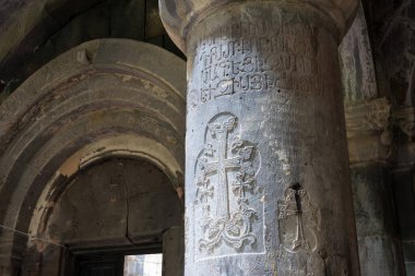 Alaverdi, Ermenistan - Sanahin köyündeki Sanahin Manastırı 'nda Sütun, Alaetti, Lori, Ermenistan. Haghpat ve Sanahin Manastırı Dünya Mirası Bölgesi 'nin bir parçasıdır..
