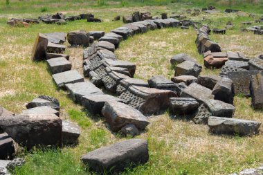 Echmiatsin, Ermenistan - Echmiatsin, Ermenistan 'daki Zvartnots Katedrali. Echmiatsin Katedrali ve Kiliseleri ile Zvartnots Arkeolojik Alanı 'nın bir parçasıdır..