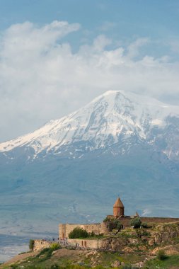 Ararat, Ermenistan - Ararat Dağı ile Khor Virap Manastırı. Lusarat, Ararat, Ermenistan 'da ünlü bir tarihi mekan.