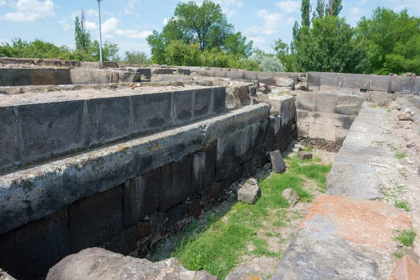 Echmiatsin, Ermenistan - Echmiatsin, Ermenistan 'daki Zvartnots Katedrali. Echmiatsin Katedrali ve Kiliseleri ile Zvartnots Arkeolojik Alanı 'nın bir parçasıdır..