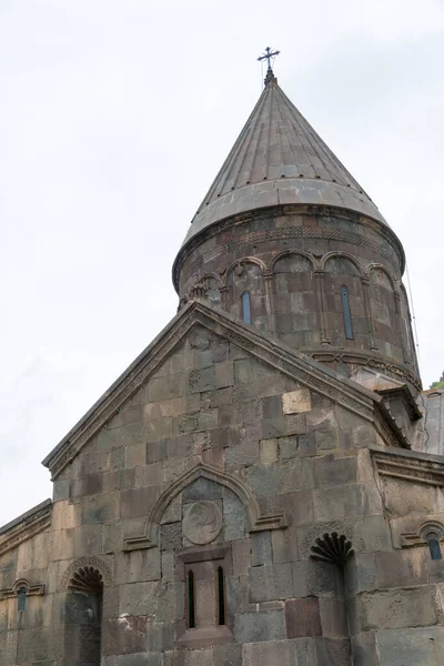 アルメニア 8月のゲガード修道院 コタイ アルメニア それは世界遺産の一部です ゲガード修道院とアッパーアザット渓谷 — ストック写真