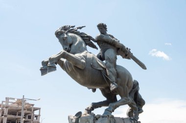 Erivan, Ermenistan - Sassoun Davut 'un Erivan Tren İstasyonu' ndaki heykeli. Erivan, Ermenistan 'da ünlü bir turizm merkezi..