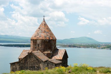 Sevan, Ermenistan - Sevanavank Manastırı. Sevan, Gegharkunik, Ermenistan 'da ünlü bir tarihi mekan..