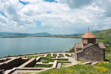 Sevan, Ermenistan - Sevanavank Manastırı. Sevan, Gegharkunik, Ermenistan 'da ünlü bir tarihi mekan..